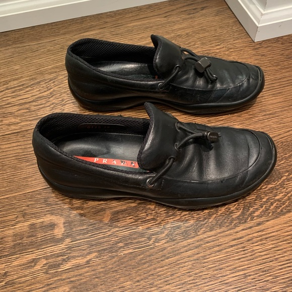 Prada Flat black leather shoes Size 8 used No box and bags sold as is - Picture 2 of 5